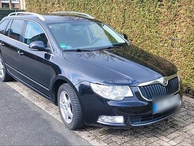Gebraucht Skoda Superb 140 PS (102 kW) 2012 Schwarz Kombi
