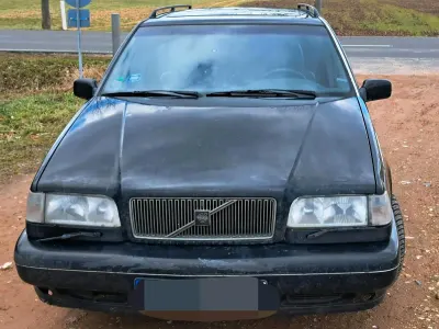 Second-hand Volvo 850 144 CP (105 kW) 1995 Negru Break