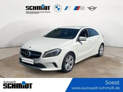 Gebraucht Mercedes A180 Urban 122 PS (89 kW) 2016 Weiß Kleinwagen
