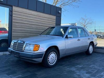Gebraucht Mercedes E230 1991 Silber Limousine