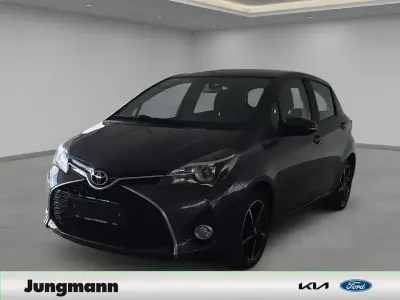 Gebraucht Toyota Yaris Lounge 99 PS (72 kW) 2015 Marlingrau metallic Kleinwagen
