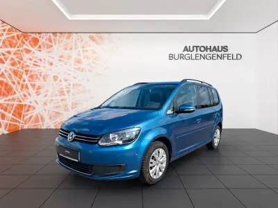 Gebraucht VW Touran Comfortline 105 PS (77 kW) 2015 Blau Van / Kleinbus