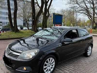 Usata Opel Astra GTC 90 CV (66 kW) 2006 Nero Utilitaria