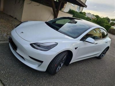 Begagnad Tesla Model 3 225 kW (306 HK) 2021 Vit Sedan