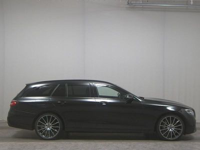 Second-hand Mercedes E400 AMG line 330 CP (242 kW) 2023 Negru Break