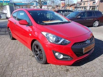 Gebraucht Hyundai i30 Classic 99 PS (72 kW) 2013 Rot Coupé