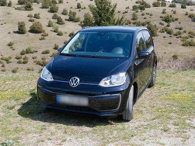 Usata VW e-up! United 61 kW (83 CV) 2021 Nero Utilitaria