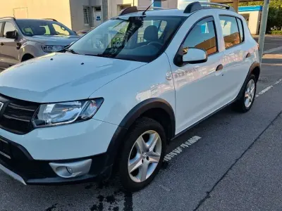Gebraucht Dacia Sandero Prestige 90 PS (66 kW) 2015 Weiß SUV