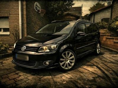 Gebraucht VW Touran Highline 140 PS (102 kW) 2014 Schwarz Van / Kleinbus