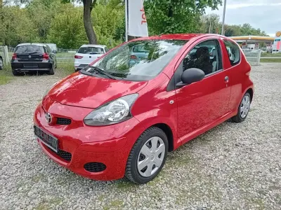 Używany Toyota Aygo 68 KM (50 kW) 2009 Czerwony Hatchback