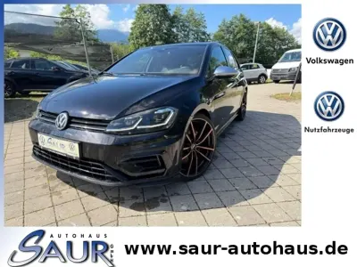 Gebraucht VW Golf VII R 310 PS (228 kW) 2017 Deep black perleffekt Limousine