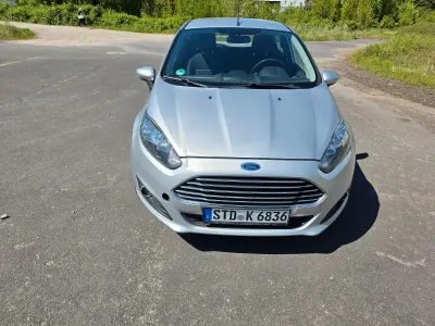 Używany Ford Fiesta Titanium 95 KM (69 kW) 2014 Srebrny Hatchback