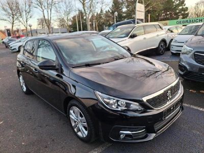 Gebraucht Peugeot 308 Active 110 PS (80 kW) 2018 Schwarz Limousine