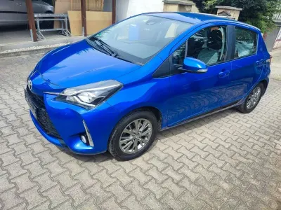 Gebraucht Toyota Yaris 111 PS (81 kW) 2017 Blau Limousine