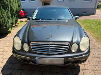 Gebraucht Mercedes E240 Elegance 173 PS (127 kW) 2005 Grau Limousine