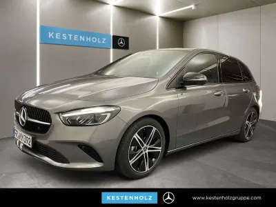 Gebraucht Mercedes B200 Night 163 PS (119 kW) 2026 Grau Kleinwagen