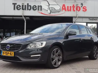 Gebraucht Volvo V60 Momentum 181 PS (133 kW) 2014 Grau Kombi