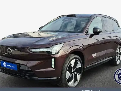 Usata Volvo EX90 Plus 244 kW (333 CV) 2025 Rosso SUV
