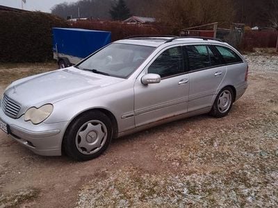 Gebraucht Mercedes C220 Elegance 143 PS (105 kW) 2002 Silber Kombi
