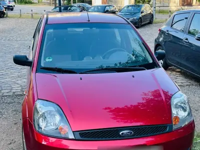 Gebraucht Ford Fiesta 75 PS (55 kW) 2007 Rot Kleinwagen