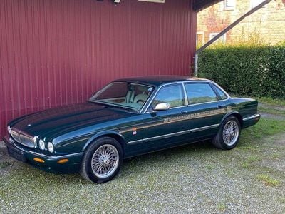 Jaguar XJ8