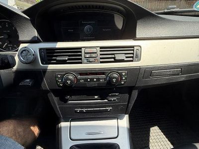 Schwarz Gebraucht 2006 BMW 325 Kombi | 5.400 € (Etwas zu teuer)