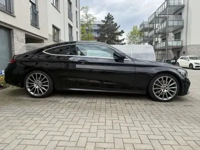 Gebraucht Mercedes C300 AMG line 245 PS (180 kW) 2019 Schwarz Coupé