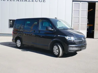 Usado VW Caravelle Comfortline 150 CV (110 kW) 2021 Negro Van