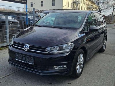 Gebraucht VW Touran Trendline 110 PS (80 kW) 2016 Schwarz Van / Kleinbus