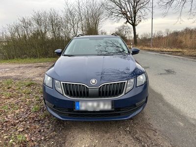 gebraucht Skoda Octavia 1.6 TDI SCR Premium Edition Combi Pr...