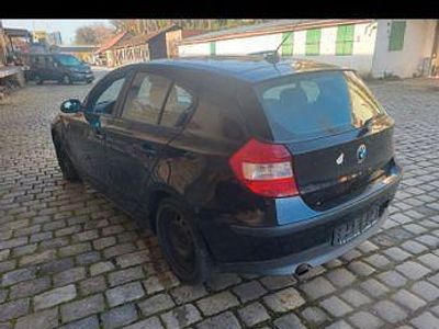Gebraucht BMW 116 116 PS (85 kW) 2005 Schwarz Kleinwagen