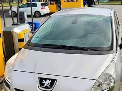 Usata Peugeot 5008 Active 114 CV (83 kW) 2013 Grigio Monovolume