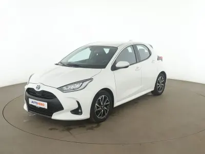 Gebraucht Toyota Yaris Hybrid Team 2022 Weiß Limousine