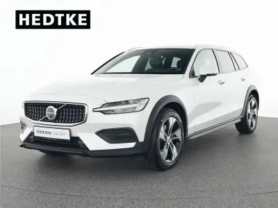 Gebraucht Volvo V60 CC Plus 197 PS (144 kW) 2023 Weiß Kombi