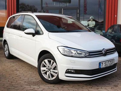 Gebraucht VW Touran 150 PS (110 kW) 2023 Weiß Van / Kleinbus