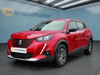 Gebraucht Peugeot e-2008 Active 100 kW (136 PS) 2022 Rot SUV