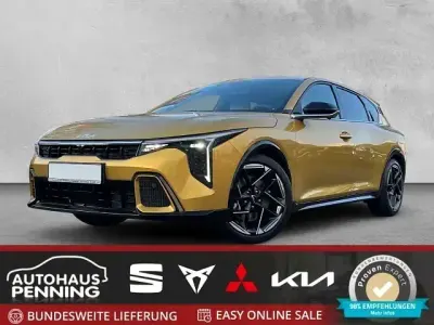 Używany Kia K4 GT-Line 180 KM (132 kW) 2025 Żółty Sedan/Limuzyna