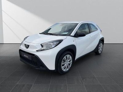 Pure) white ii (weiss Neu 2025 Toyota Aygo X Business Edition SUV | 15.689 € (Guter Preis)