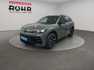 Gebraucht VW Tiguan R-line 265 PS (194 kW) 2025 Cipressinogrün metallic SUV