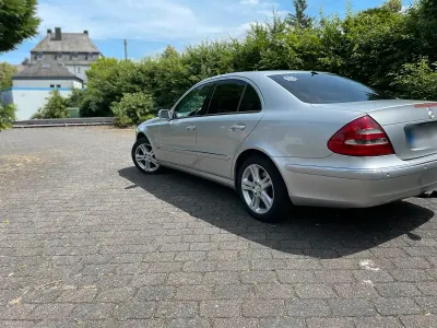 Gebraucht Mercedes E270 177 PS (130 kW) 2003 Limousine