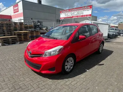 Gebraucht Toyota Yaris Edition 90 PS (66 kW) 2011 Rot Kleinwagen