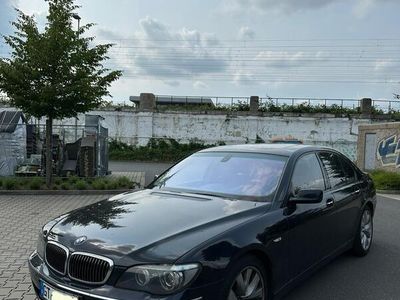 BMW 750