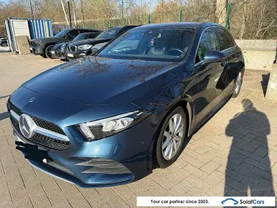 Gebraucht Mercedes A180 AMG 116 PS (85 kW) 2019 Blau Limousine