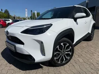 Gebraucht Toyota Yaris Hybrid Connect Style 116 PS (85 kW) 2022 Schneeweiß