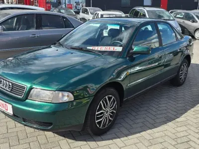 Usata Audi A4 90 CV (66 kW) 1998 Verde Berlina
