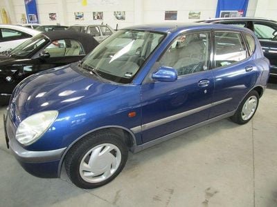 Gebraucht Daihatsu Sirion 56 PS (41 kW) 1998 Blau metallic Kleinwagen