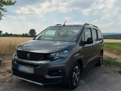 Gebraucht Peugeot Rifter Allure GT-Line 131 PS (96 kW) 2023 Grau Van / Kleinbus