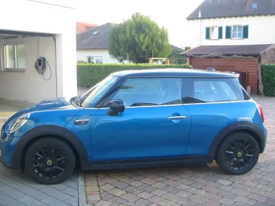 Gebraucht Mini Cooper SE Classic 135 kW (184 PS) 2023 Blau Kleinwagen