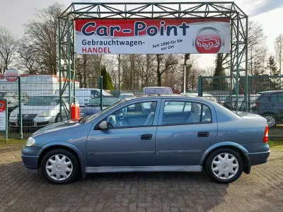 Gebraucht Opel Astra 75 PS (55 kW) 1998 Blau Limousine