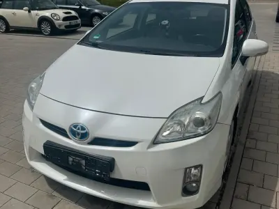 Gebraucht Toyota Prius 136 PS (100 kW) 2010 Weiß Kleinwagen